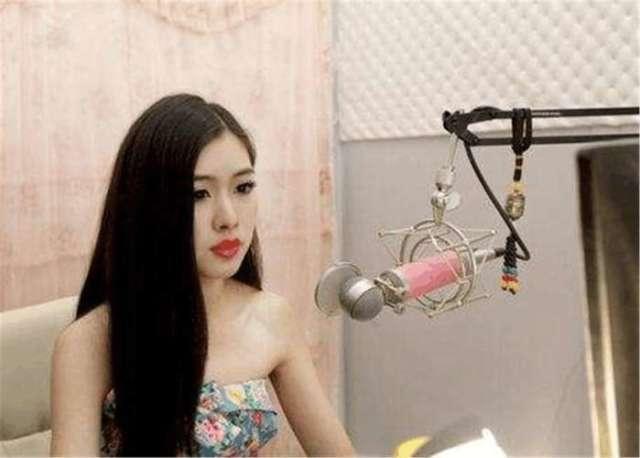 女主播吃角瓜视频,趣味横生引网友热议